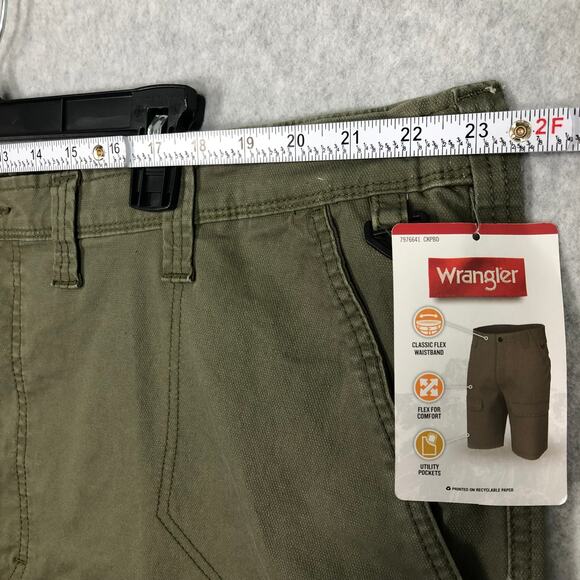 Wrangler Cargo Shorts Men 46 Utility Flex Waist Stretch Heavyweight Hiker Rugged - Picture 9 of 12